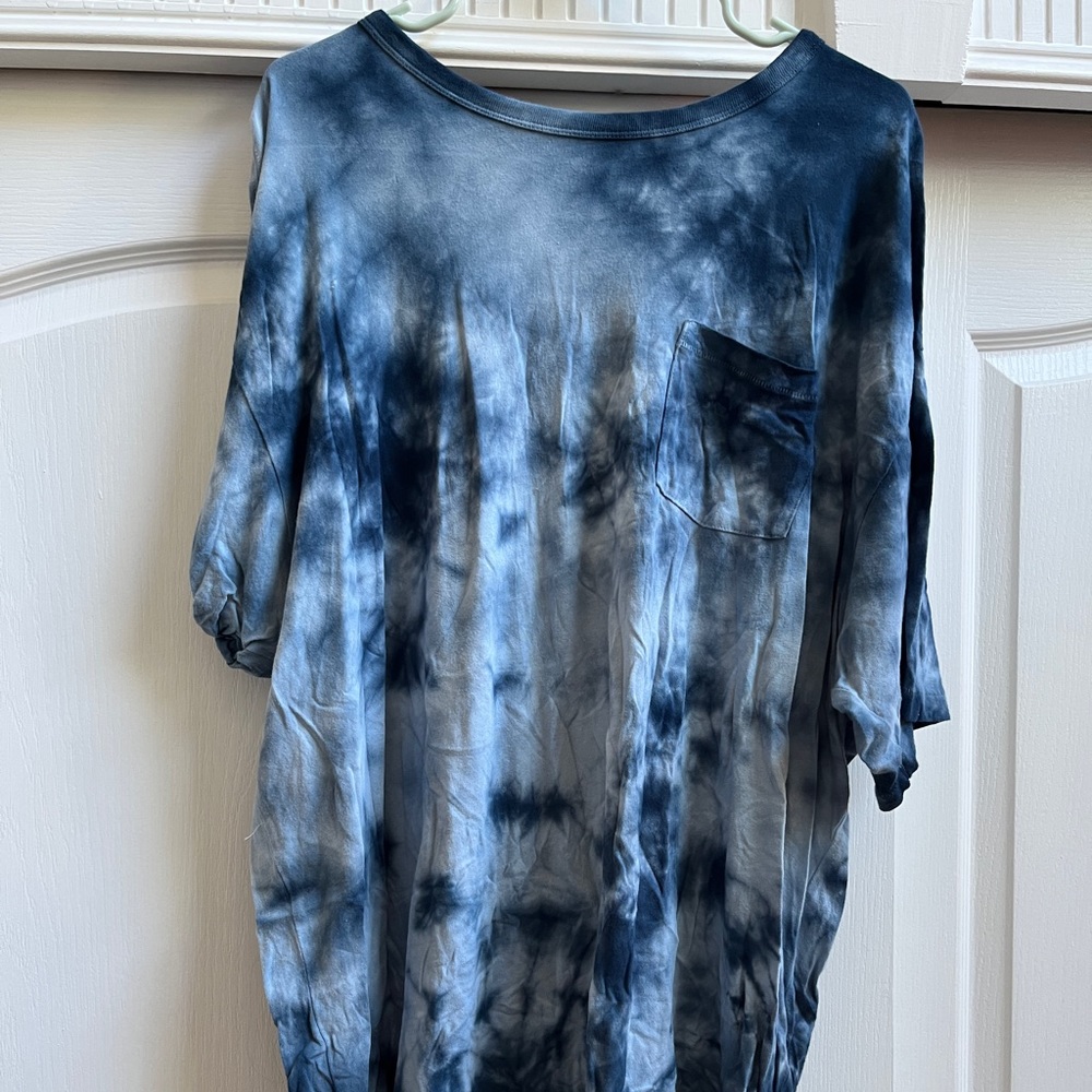 Old Navy Blue Tie Dye Tee